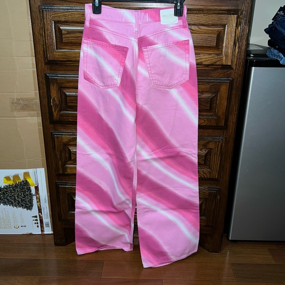 Hollister Pink Pants - Picture 2 of 3